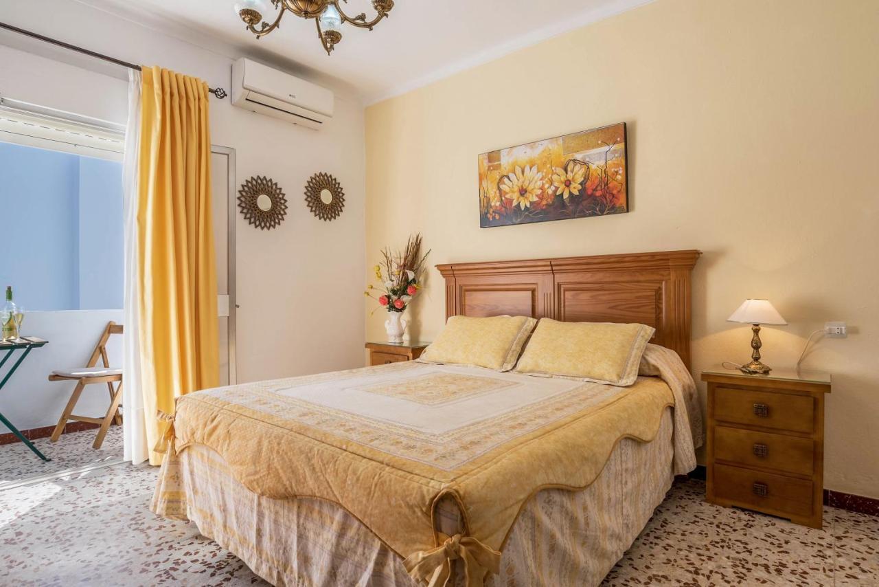 Piso Carmen Solo Familias Apartment Conil De La Frontera Luaran gambar