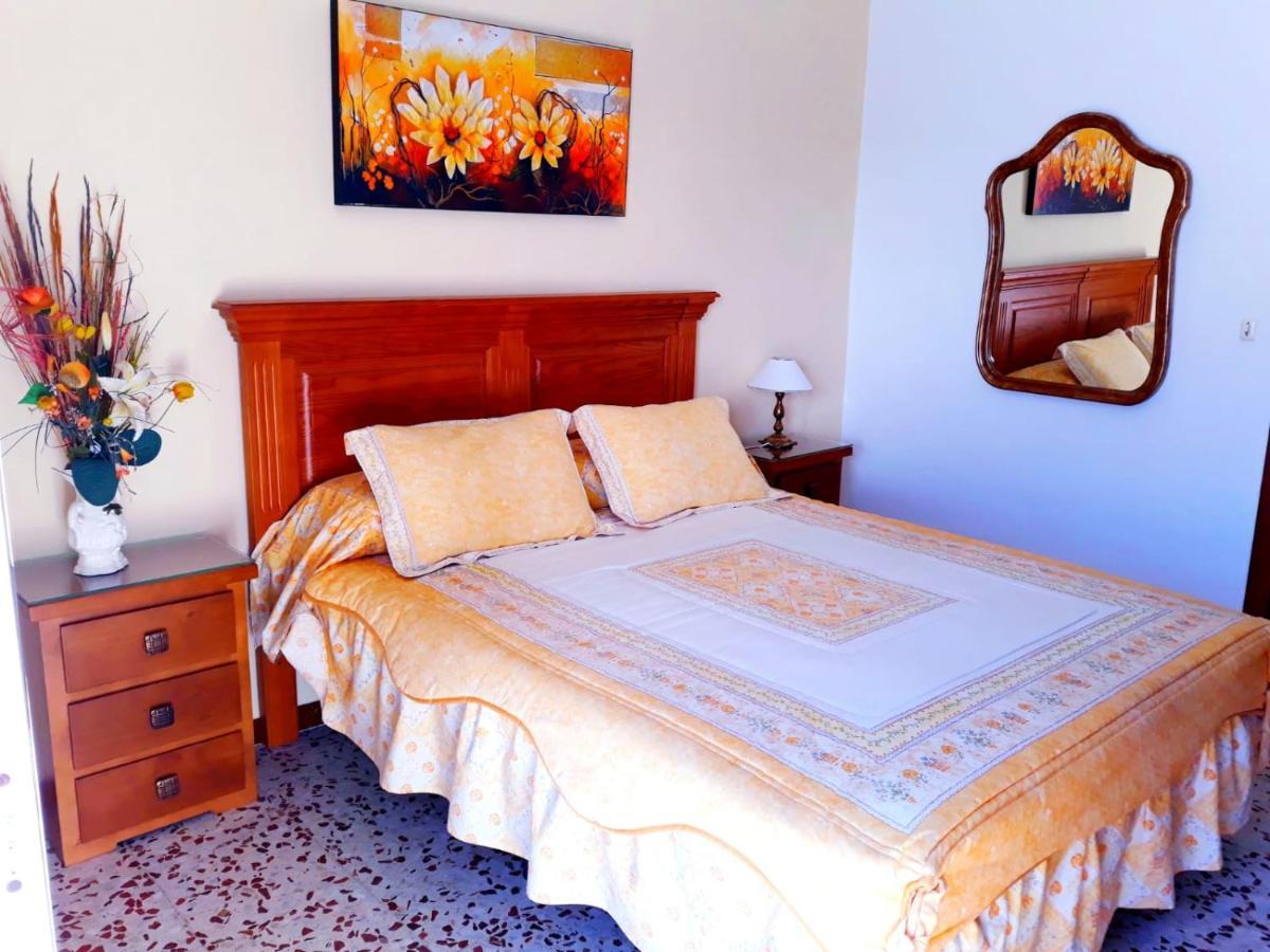 Piso Carmen Solo Familias Apartment Conil De La Frontera Luaran gambar